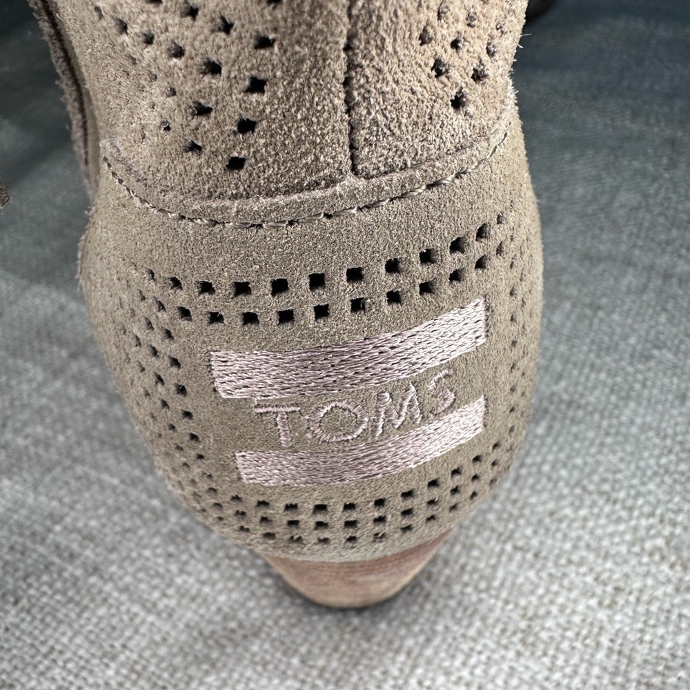TOMS Majorca Peep Toe Bootie (Stucco Suede Perforated) block heel - Picture 7 of 16